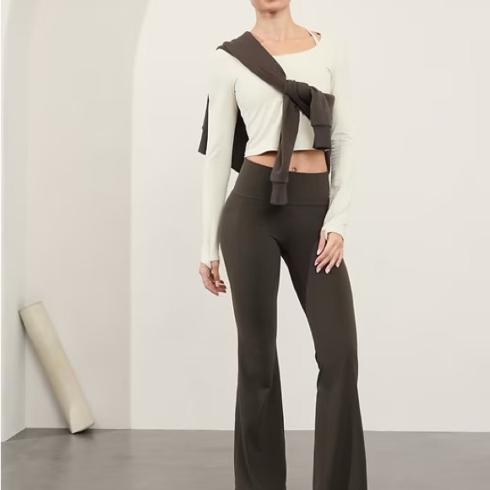 Athleta Truffle Salutation Stash High Rise Flare Pant 🤎 Size XXS Petite Length